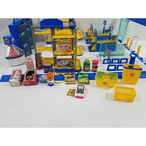 Zuru 5 Surprise Mini Mart Playset With Mini Brands Accessories Incomplete - Picture 2 of 16